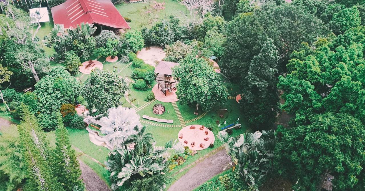 Malagos Garden Resort Davao Stadt Exterior foto