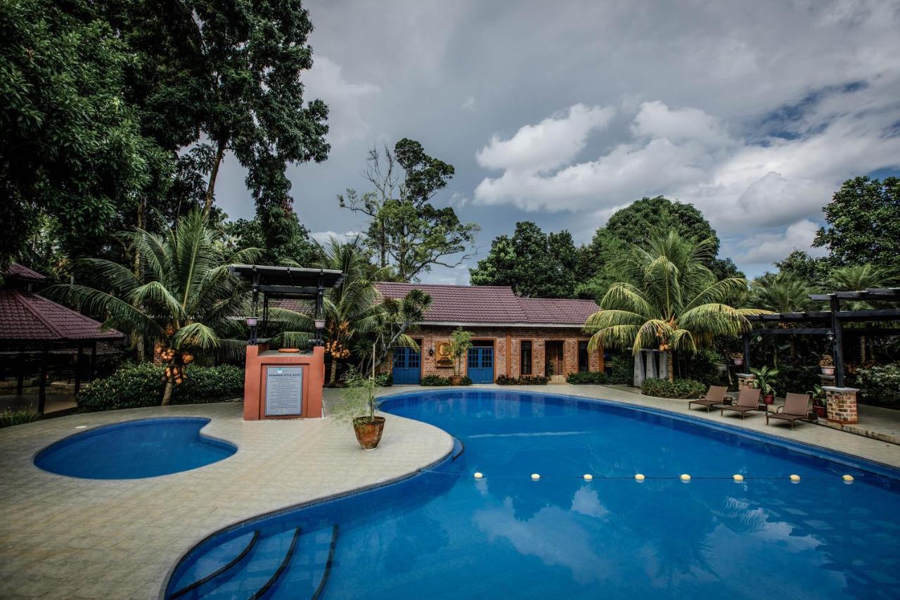 Malagos Garden Resort Davao Stadt Exterior foto